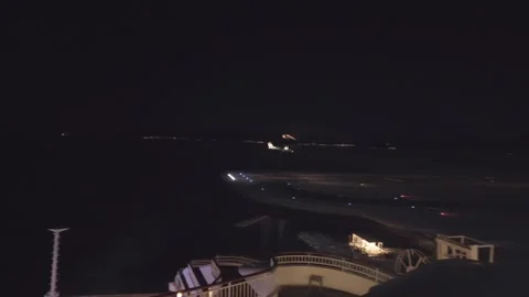 Plane landing night 스톡 동영상 272295314