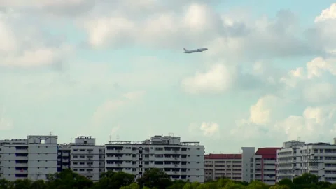 Plane over hdb 動画素材 135648822