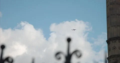Plane Over London Видео 288116298