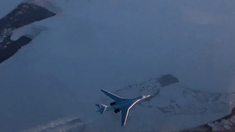 Plane over the ocean Video stock 102051415