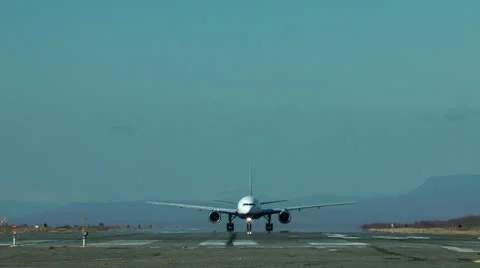 The plane with passengers prepares for distant flight according to the schedule Video stock 23917824