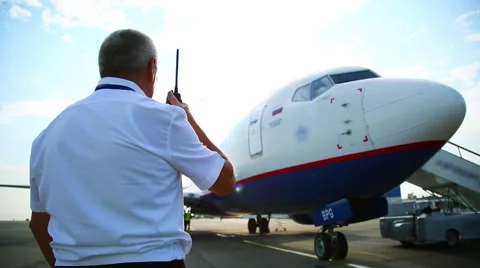 Plane prepares for takeoff 動画素材 53867110