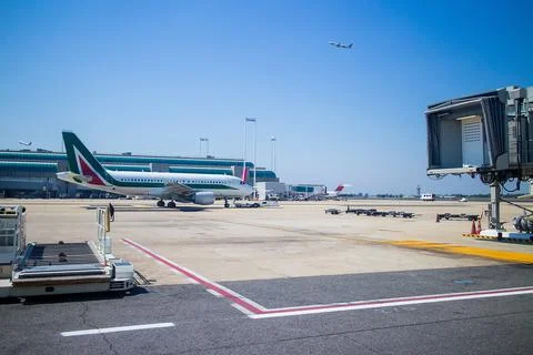 Plane prepares for takeoff 库存照片