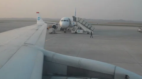 Plane on the runway . ready to fly Stock-Footage 32221029