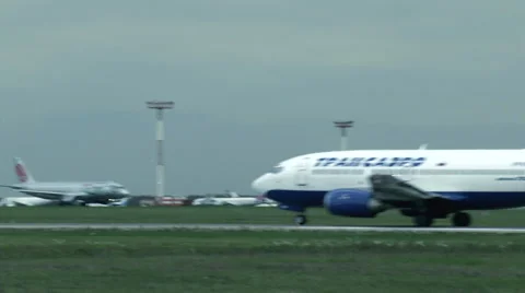 Plane on the runway rises Stock Footage 42017065