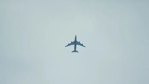 Plane spotting in the air Stockbeeldmateriaal 97446144