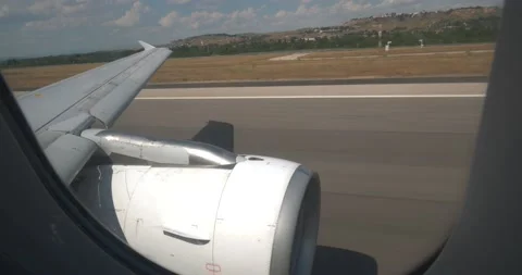 Plane take off from indoor Stockbeeldmateriaal 155820641