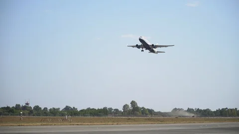 Plane take off from the runway. 4K 스톡 동영상 117184252