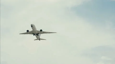 The plane takes off Stock-Footage 89127350