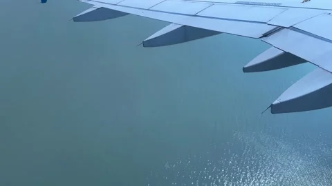 Plane Taking Off Above the Sea Vídeo Stock 342686418