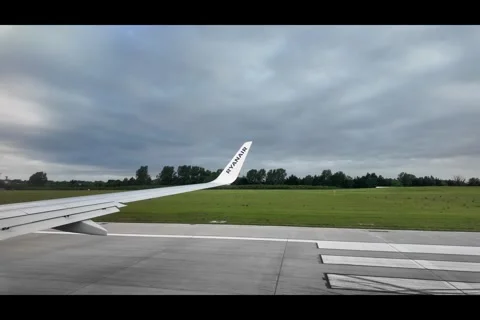 Plane taking off from Dublin" Stock Footage 278696782