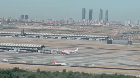 Plane taking off Stock Footage 54686939