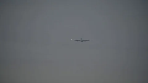 Plane Taking off at Sunset Video stock 83519693