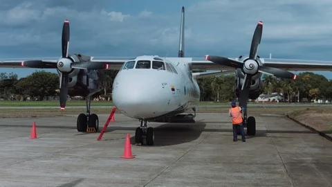 Plane on Tarmac, Jungle 스톡 동영상 75174178