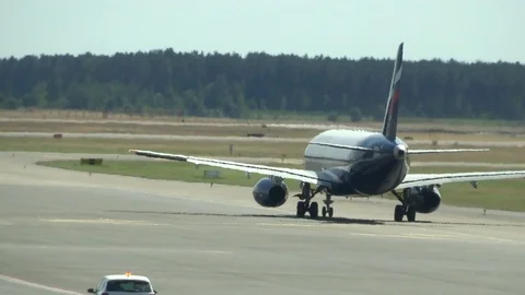 Plane on taxiing. Stock Footage 95567115