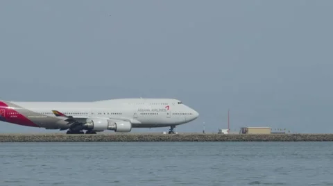 Plane Taxing Video stock 42264726