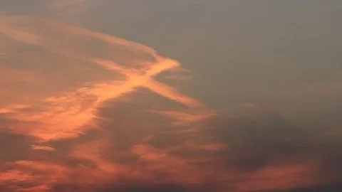 Plane trail in foggy clouds Video stock 74899093