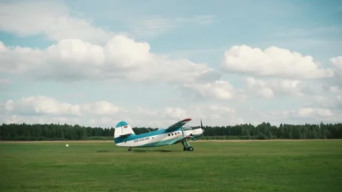 The plane is warming up the engine Stock Footage 147716468