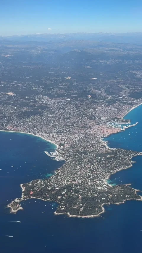 Plane Window View Of Cap D Antibes, Juan Les Pins And Nice Vídeos de archivo 336953654