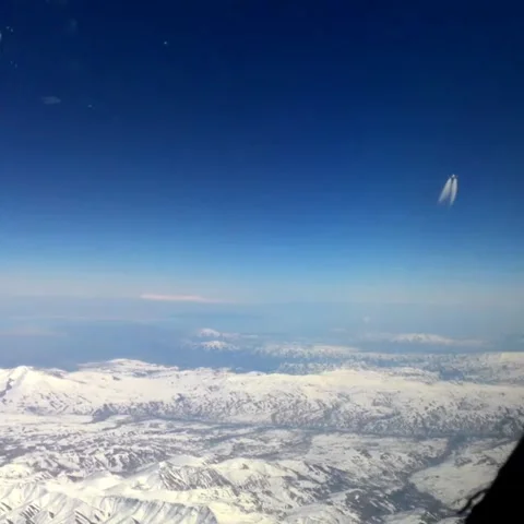 Planes crossing paths 库存影片 131269152