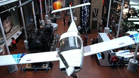 Planes hanging in the museum, Edinburgh 库存影片 83252721