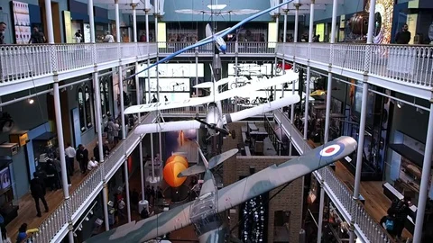 Planes hanging in the museum, Edinburgh 库存影片 83252757