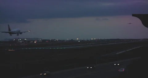 Planes take off and touches down at Los Angeles International Airport (LAX) Video stock 91799196