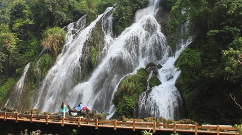 Plank road waterfall 動画素材 32169255