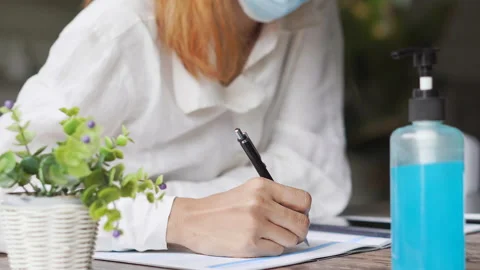 Planner plan and write Schedule Calendar and reminder agenda, work online at hom 库存影片 146115840