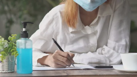 Planner plan and write Schedule Calendar and reminder agenda, work online at hom 库存影片 146156033