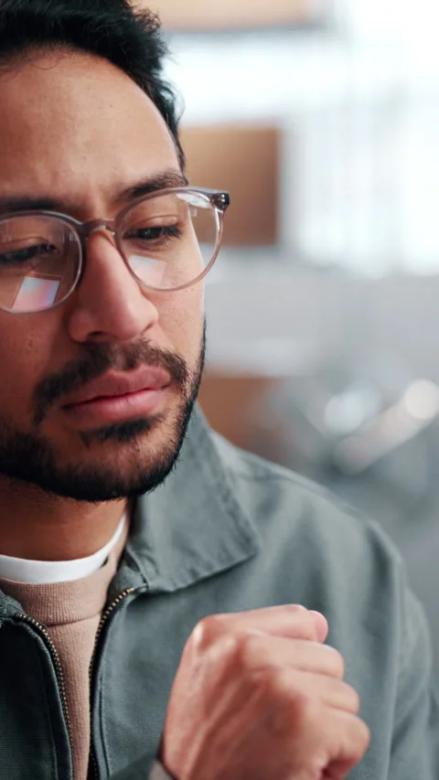 Planning, tablet and man in ecommerce startup with reflection on glasses, email Stock Footage 342314451