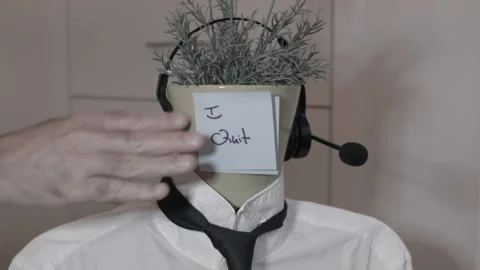 Plant head office worker gets I Quit sticky note over Out Of Office note 動画素材 156748010