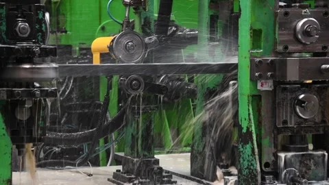 Plant for the production of metal pipes. Stack of steel pipes Vídeo Stock 152077091