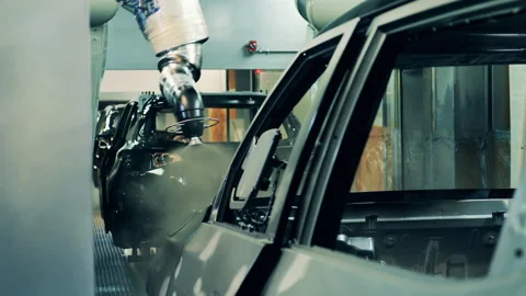 Plant unit with multiple automotive carcasses getting galvanized Vídeo Stock 146512229