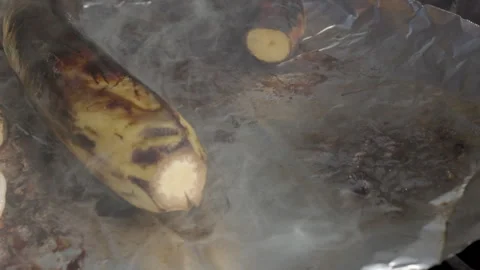 Plantain in the grill Vídeos de archivo 245465805