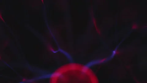 Plasma ball lamp, close up. Abstract colorful magic backdrop. Lighting tendrils Vidéo 211822169