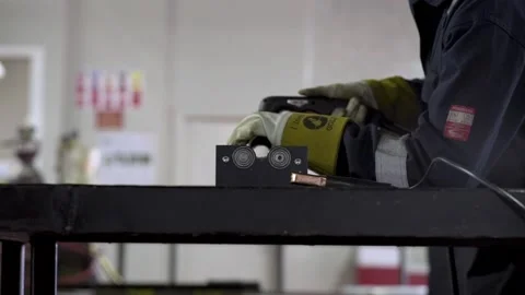 Plasma Cutter Sparks Vídeo Stock 152735770