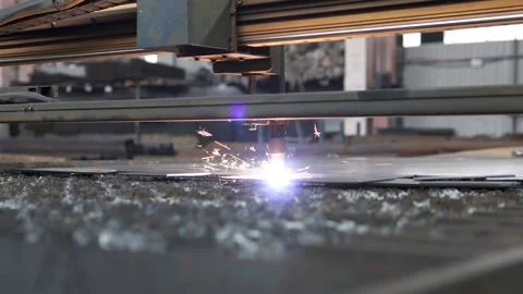 Plasma cutting of metal on a CNC machine. Video stock 275337364