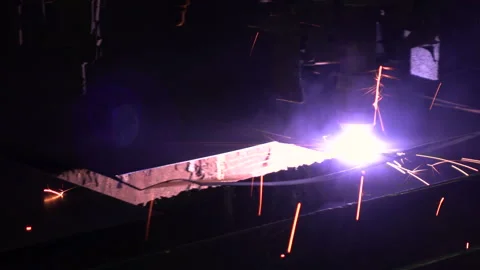 Plasma cutting process 스톡 동영상 100607904