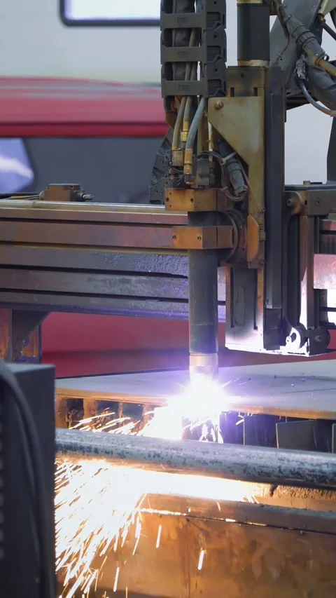 Plasma Machine Cuts Thick Metal. Video stock 276839237