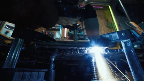 Plasma Torch Cutting Thick Steel Sheet with Powerful White Spark Stream 4k 스톡 동영상 336712498