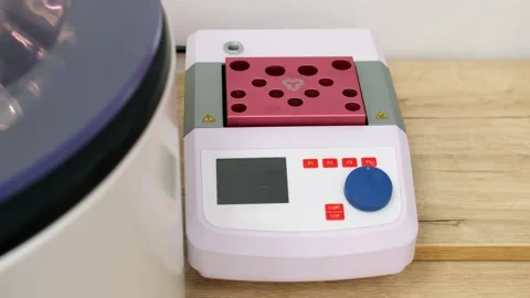 Plasmolifting. Preparing blood for injections. Stockbeeldmateriaal 263965212