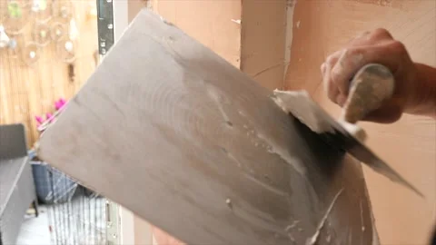 Plastering a wall 動画素材 136258621
