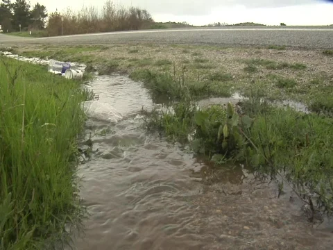 Plastic bag run off Video stock 609844