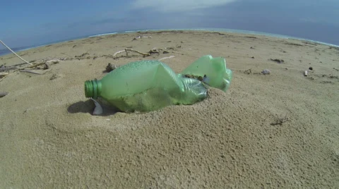 Plastic bottle on a beach 스톡 동영상 37554706
