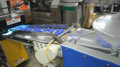 Plastic bottle cap injection moulding machine Video stock 65005695