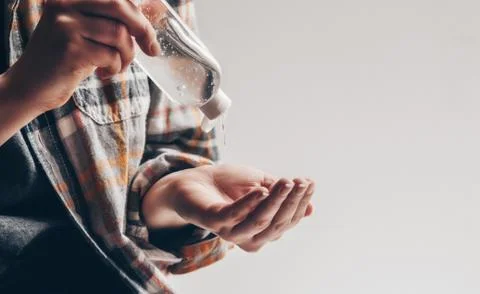 Plastic bottle with clear hand gel. It contains alcohol. Remedy for bacteria Foto stock