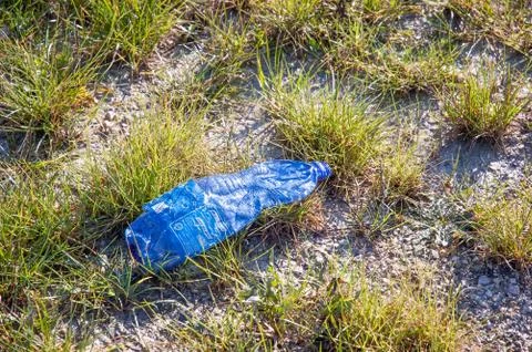 Plastic bottle left in Nature 库存照片