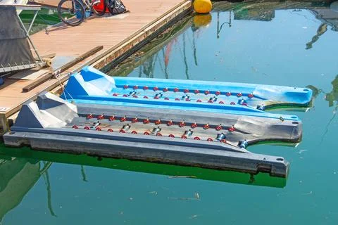 Plastic floating panton mini-dock with rollers for lifting and launching and  Foto stock