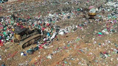 Plastic garbage dumped at landfill Vídeo Stock 109524732